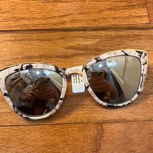 Women’s sunglasses, new !!! With tag!! Marble with rose gold